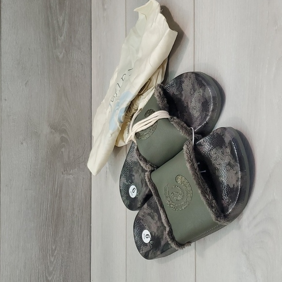 NEW Johnny Was Calme Womens Space Camo Slip on Slide Sandals shoes sz 9M - Picture 1 of 10